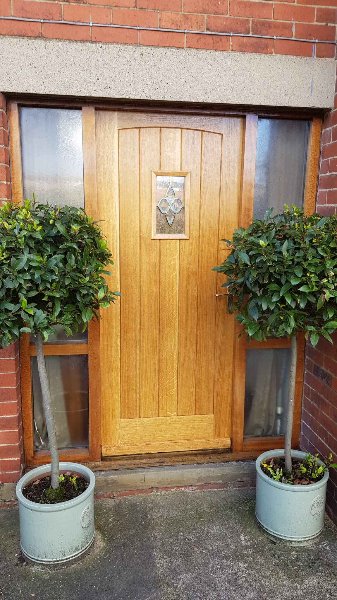 How Can a Solid Oak Door Enhance the Aesthetics of Your Home?
