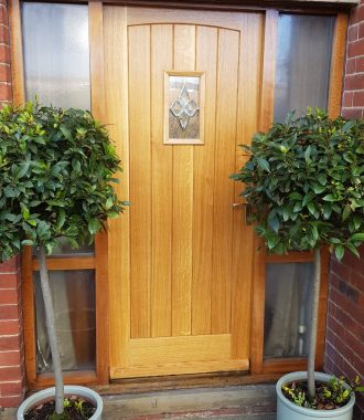 How Can a Solid Oak Door Enhance the Aesthetics of Your Home?